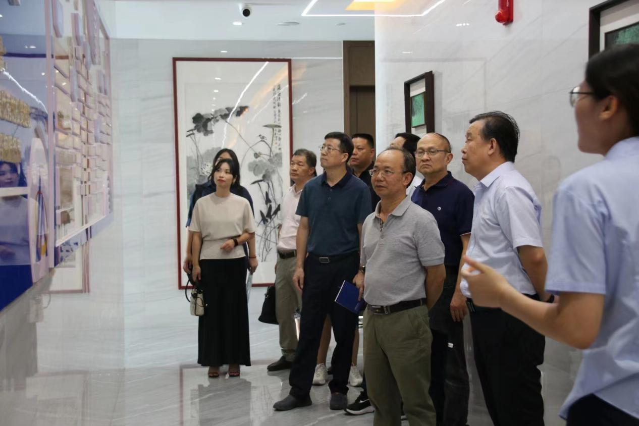 ee07820afe8f297fbeb1b80117fdd4f